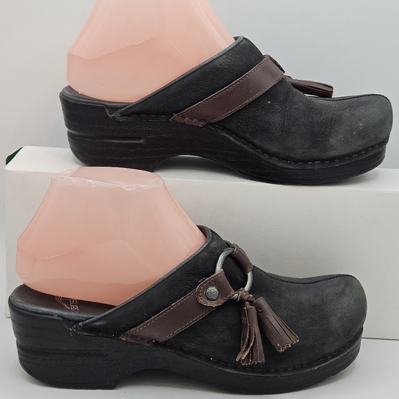 Dansko Shoes - Dansko Shandi nubuck leather clogs size 38 US size 7.5/8